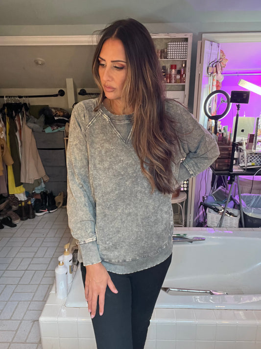 ACID WASHED FRENCH TERRY PULLOVER WITH POCKETS