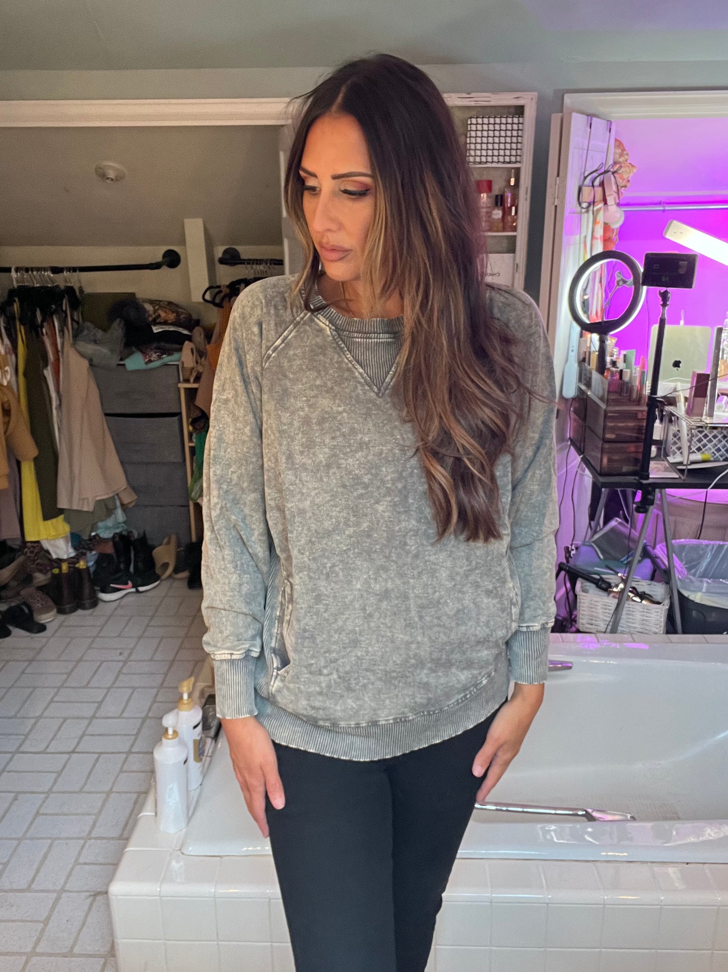 ACID WASHED FRENCH TERRY PULLOVER WITH POCKETS