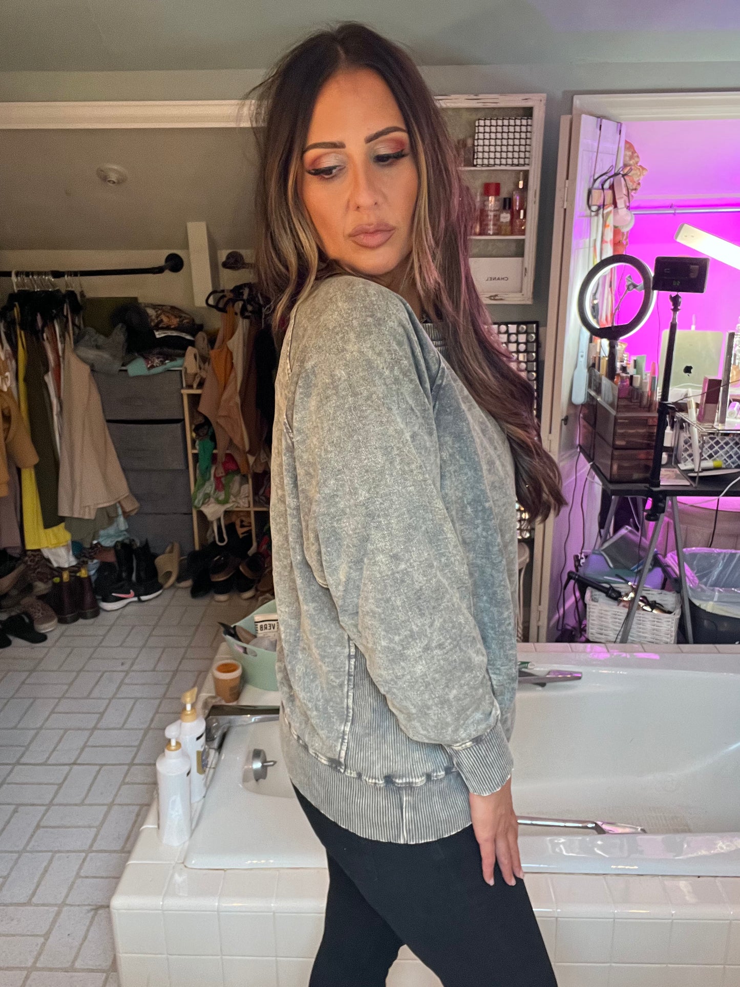ACID WASHED FRENCH TERRY PULLOVER WITH POCKETS