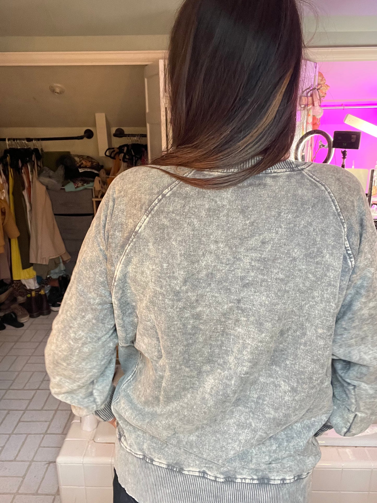 ACID WASHED FRENCH TERRY PULLOVER WITH POCKETS
