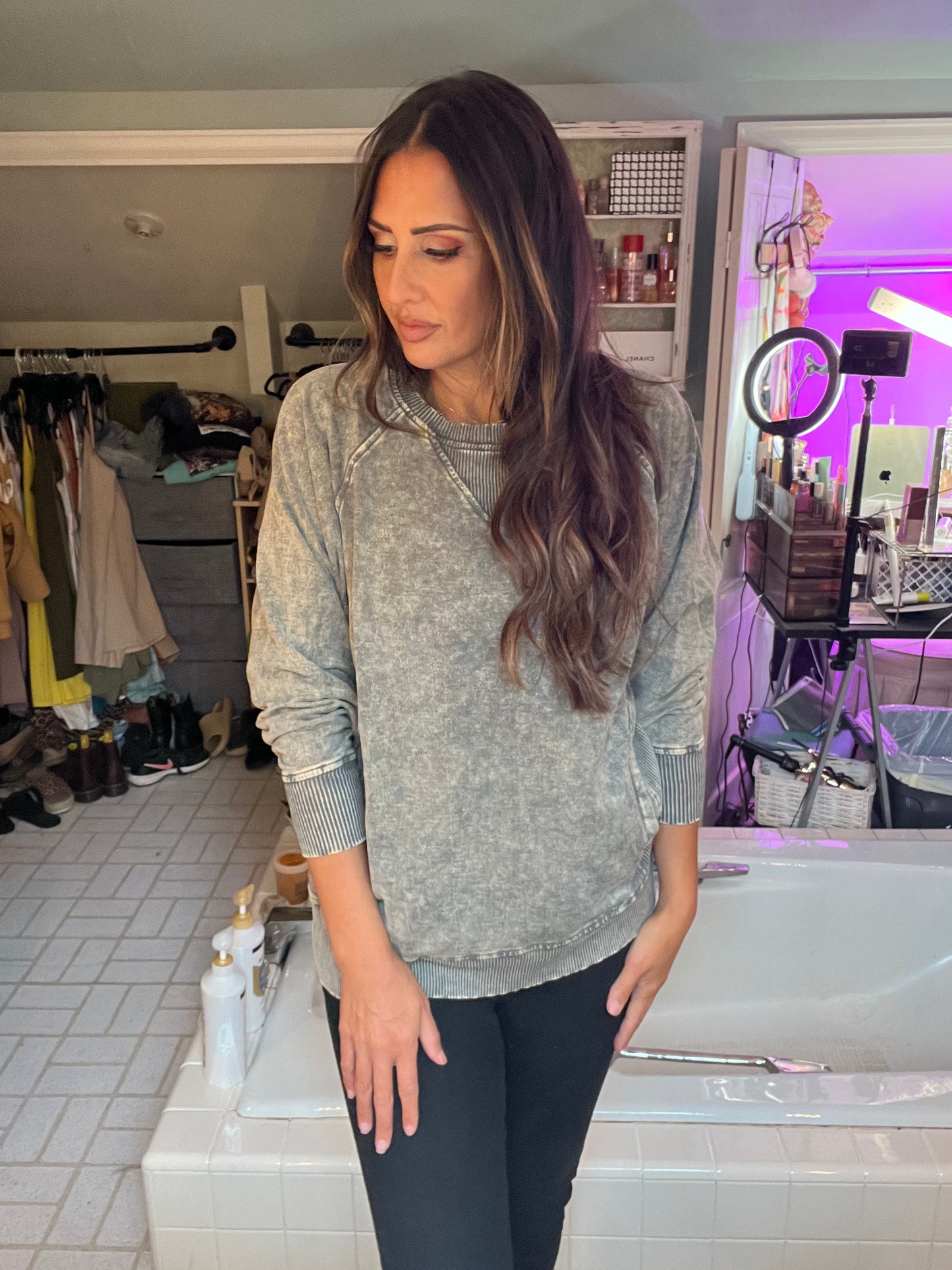 ACID WASHED FRENCH TERRY PULLOVER WITH POCKETS
