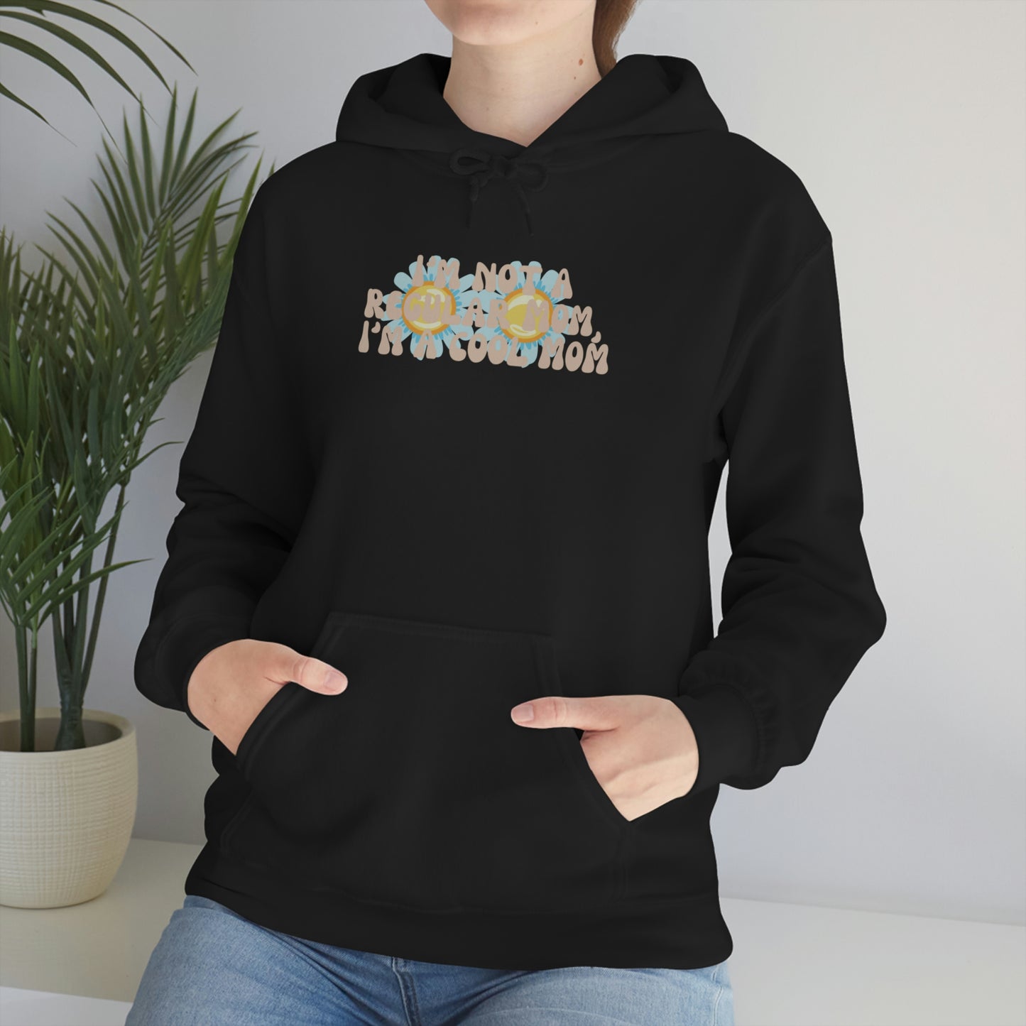 Im not a regular Mom, Im a cool Mom Unisex Heavy Blend Hooded Sweatshirt
